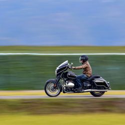 motorcycle-8366394_1920