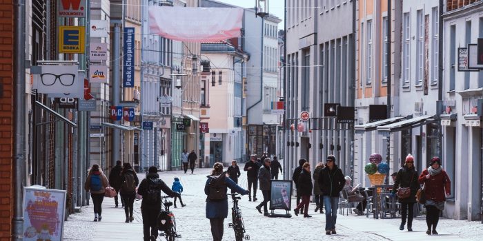 shopping-street-7924559_1920